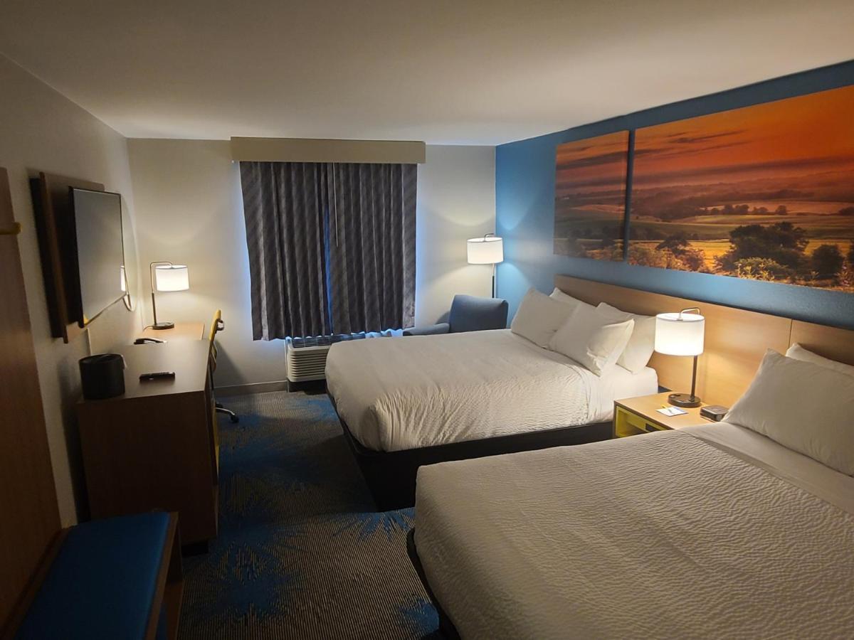 Days Inn By Wyndham Johnson Creek Bagian luar foto