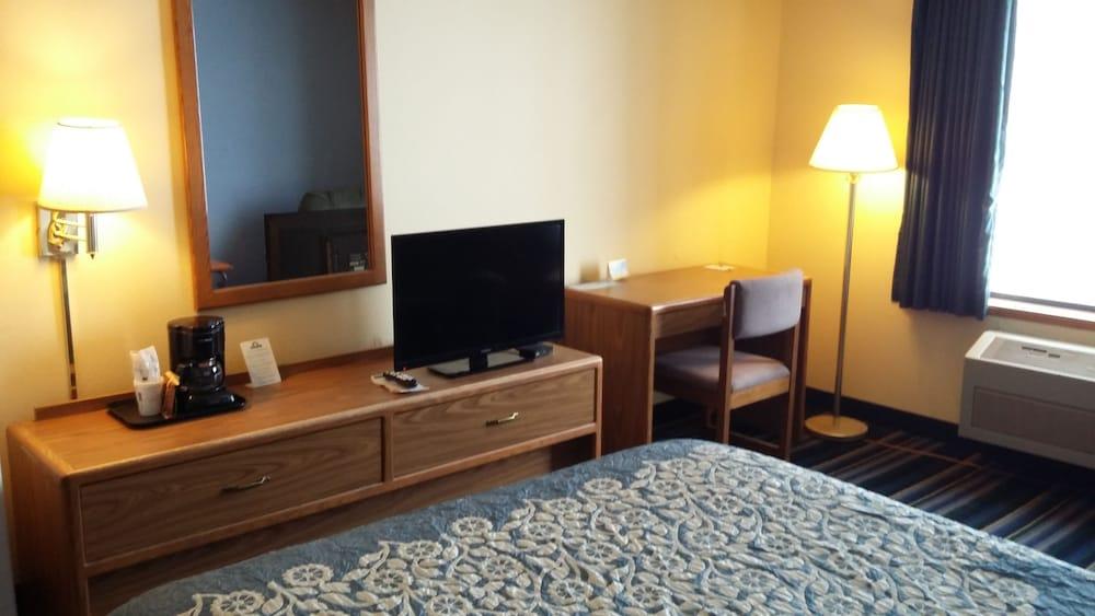 Days Inn By Wyndham Johnson Creek Bagian luar foto