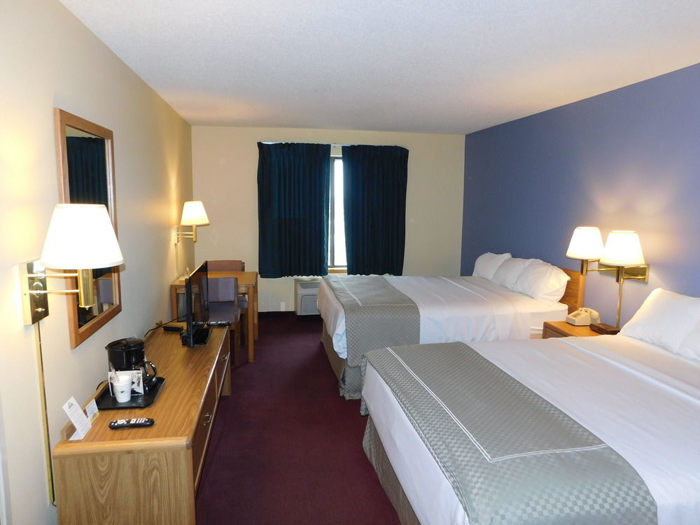 Days Inn By Wyndham Johnson Creek Bagian luar foto